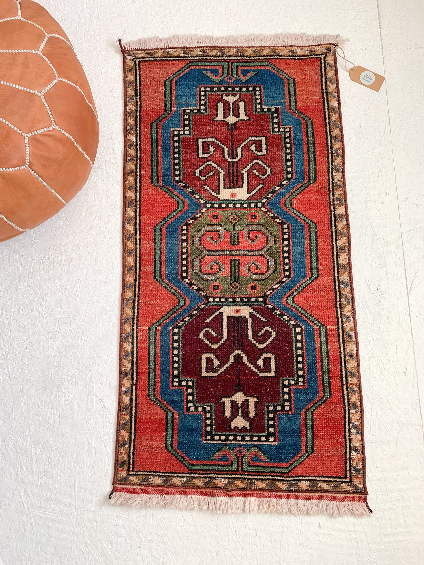 No. 506 - 1.8' x 3.8' Vintage Turkish Mini Rug