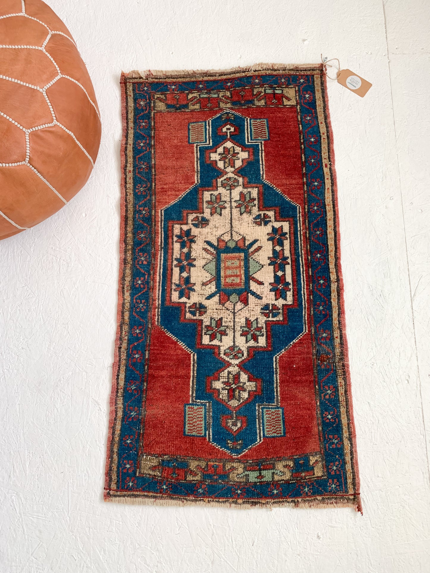 No. 507 - 1.7' x 3.3' Vintage Turkish Mini Rug