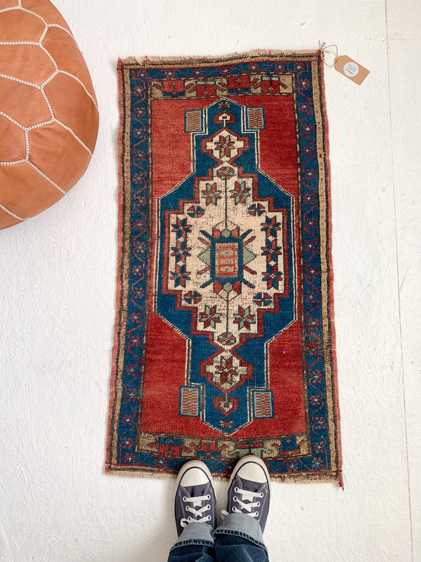 No. 507 - 1.7' x 3.3' Vintage Turkish Mini Rug