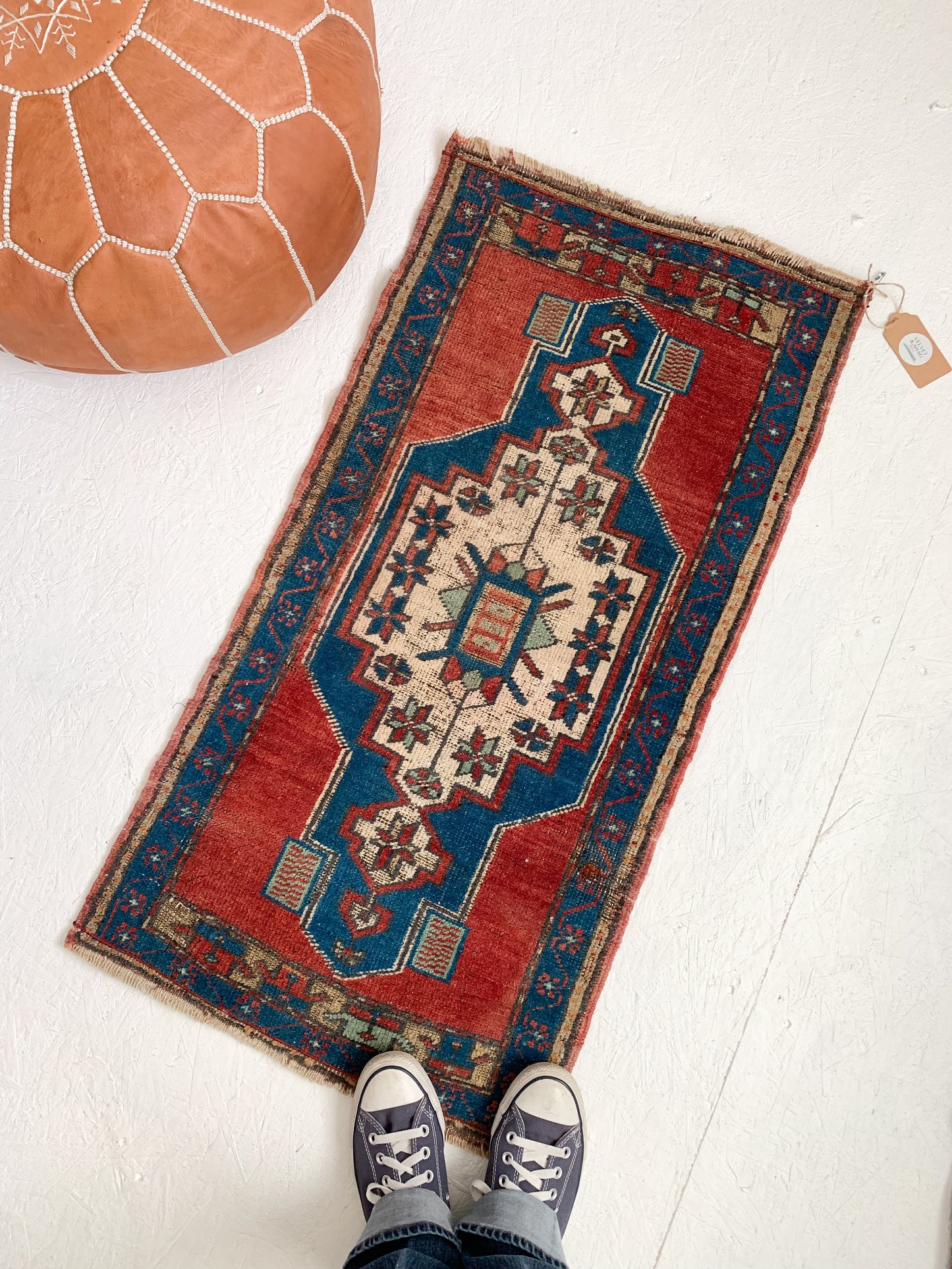 No. 507 - 1.7' x 3.3' Vintage Turkish Mini Rug