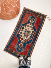 Load image into Gallery viewer, No. 507 - 1.7&#39; x 3.3&#39; Vintage Turkish Mini Rug

