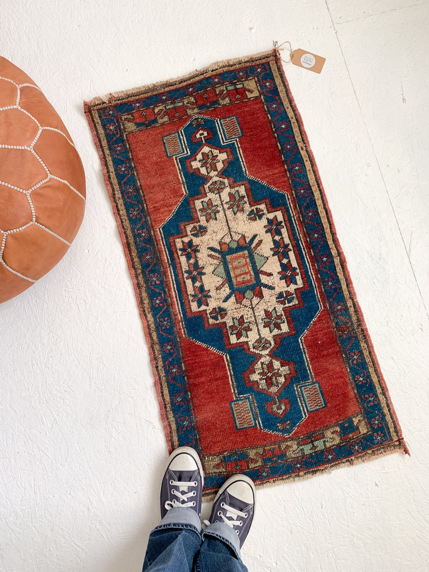 No. 507 - 1.7' x 3.3' Vintage Turkish Mini Rug