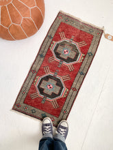 Load image into Gallery viewer, No. 510 - 1.6&#39; x 3.3&#39; Vintage Turkish Mini Rug
