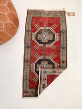 Load image into Gallery viewer, No. 510 - 1.6&#39; x 3.3&#39; Vintage Turkish Mini Rug
