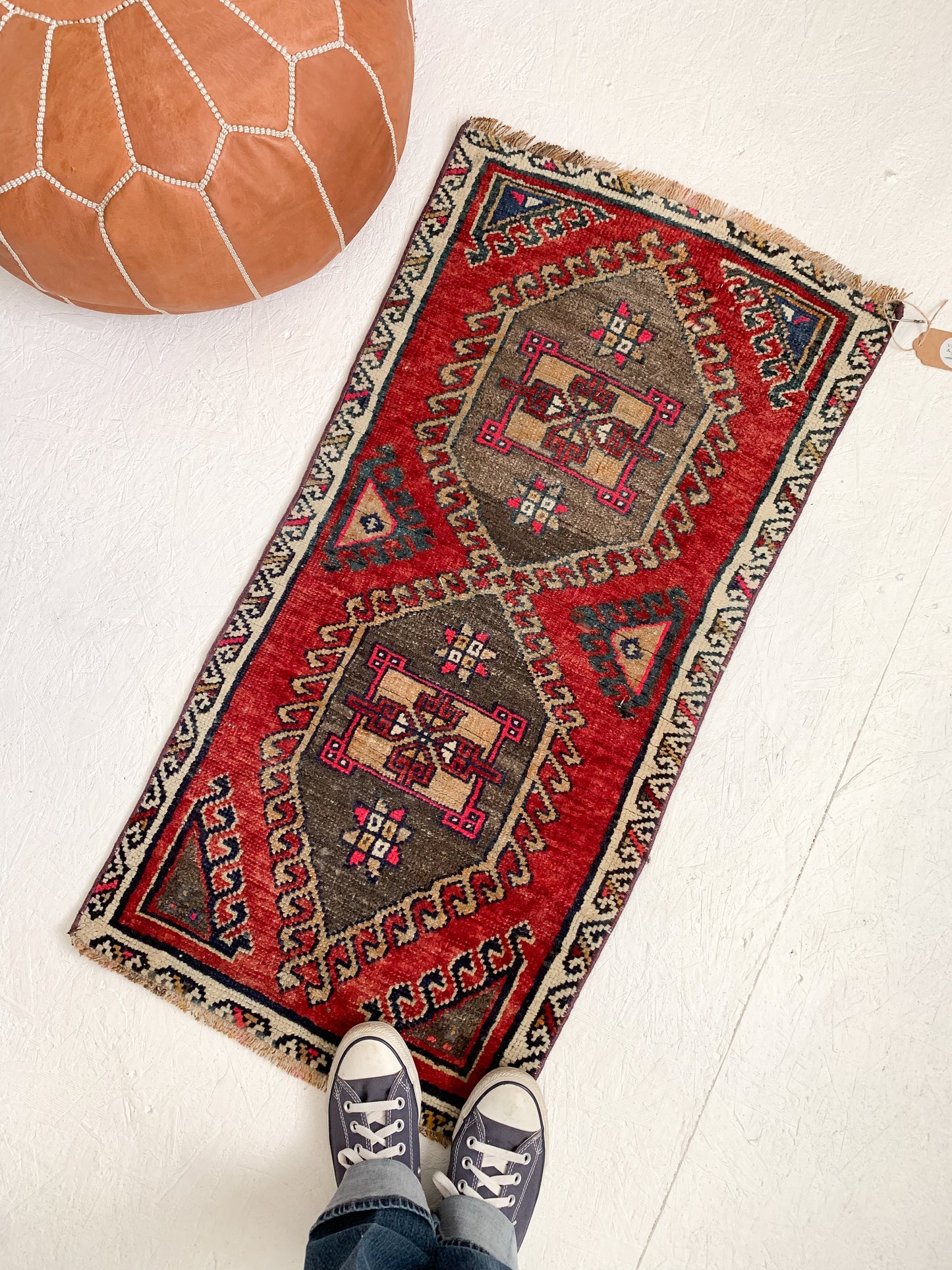 No. 511 - 1.7' x 3.5' Vintage Turkish Mini Rug