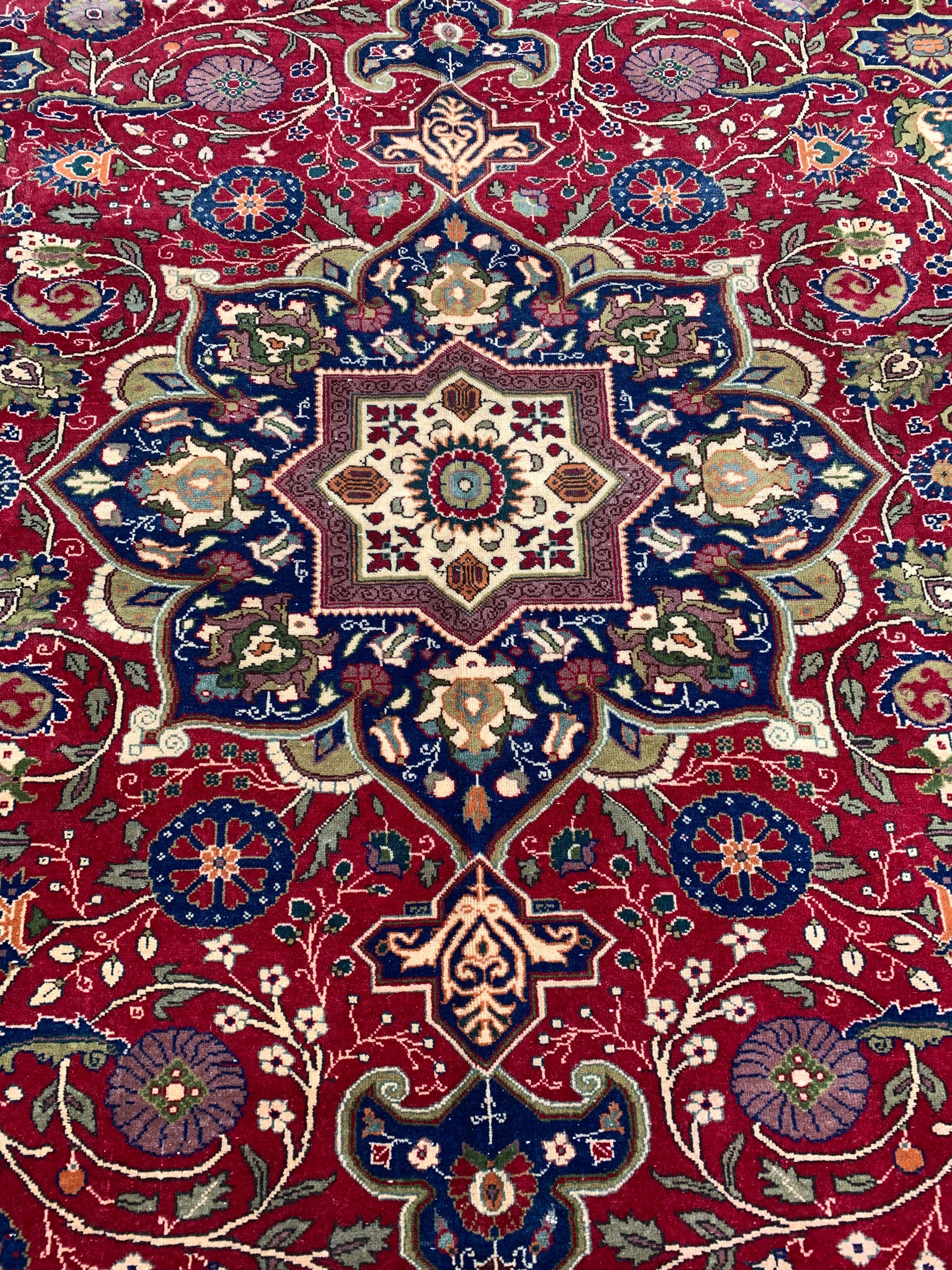 No. O1002 - 6.5' x 9.9' Oversized Vintage Turkish Area Rug