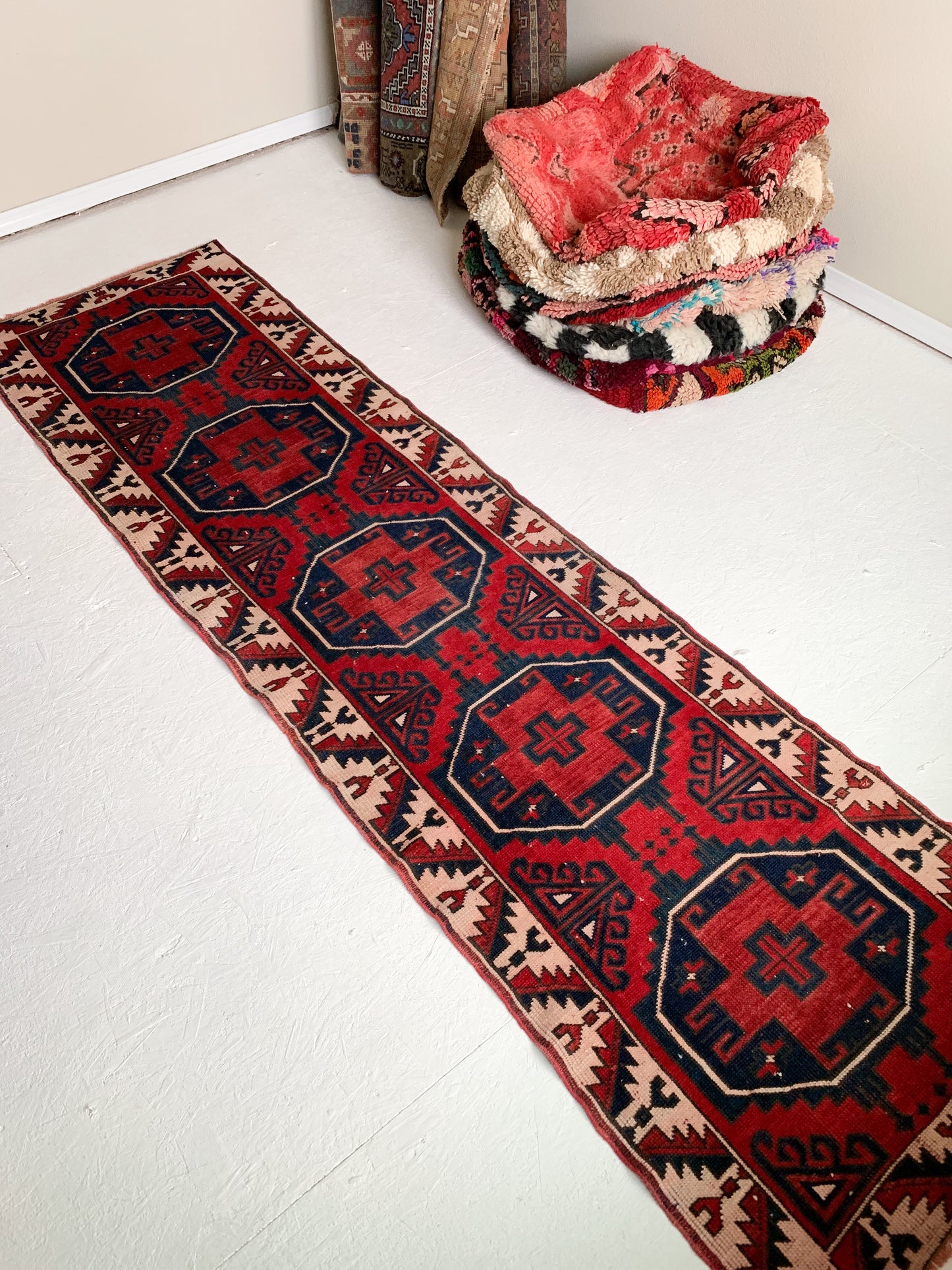 No. R1006 - 2.3' x 8.5' Vintage Turkish Runner Rug