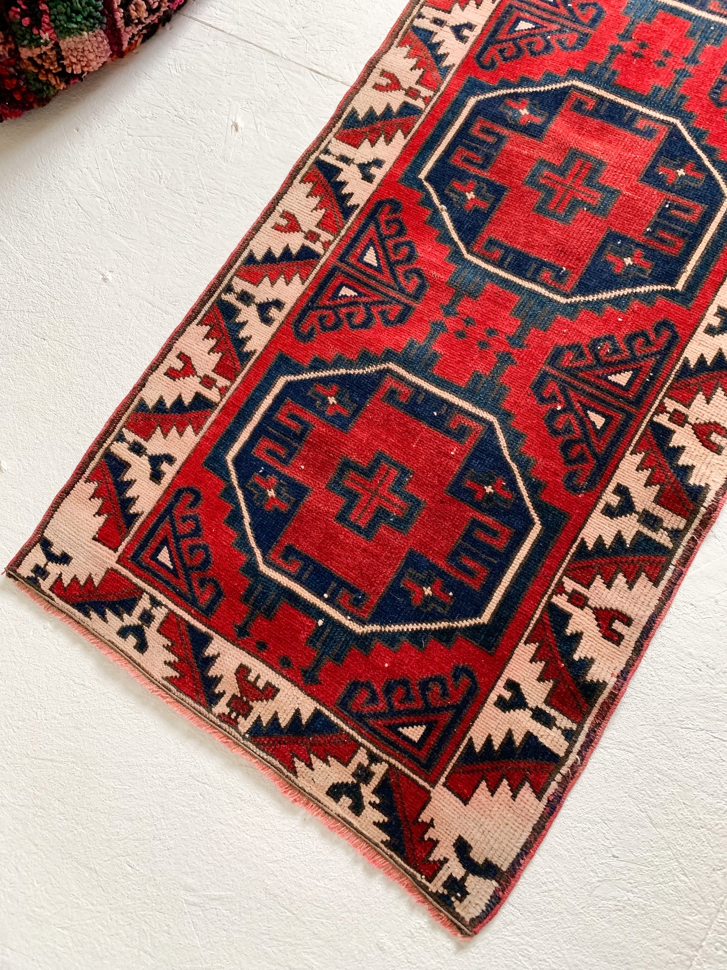 No. R1006 - 2.3' x 8.5' Vintage Turkish Runner Rug