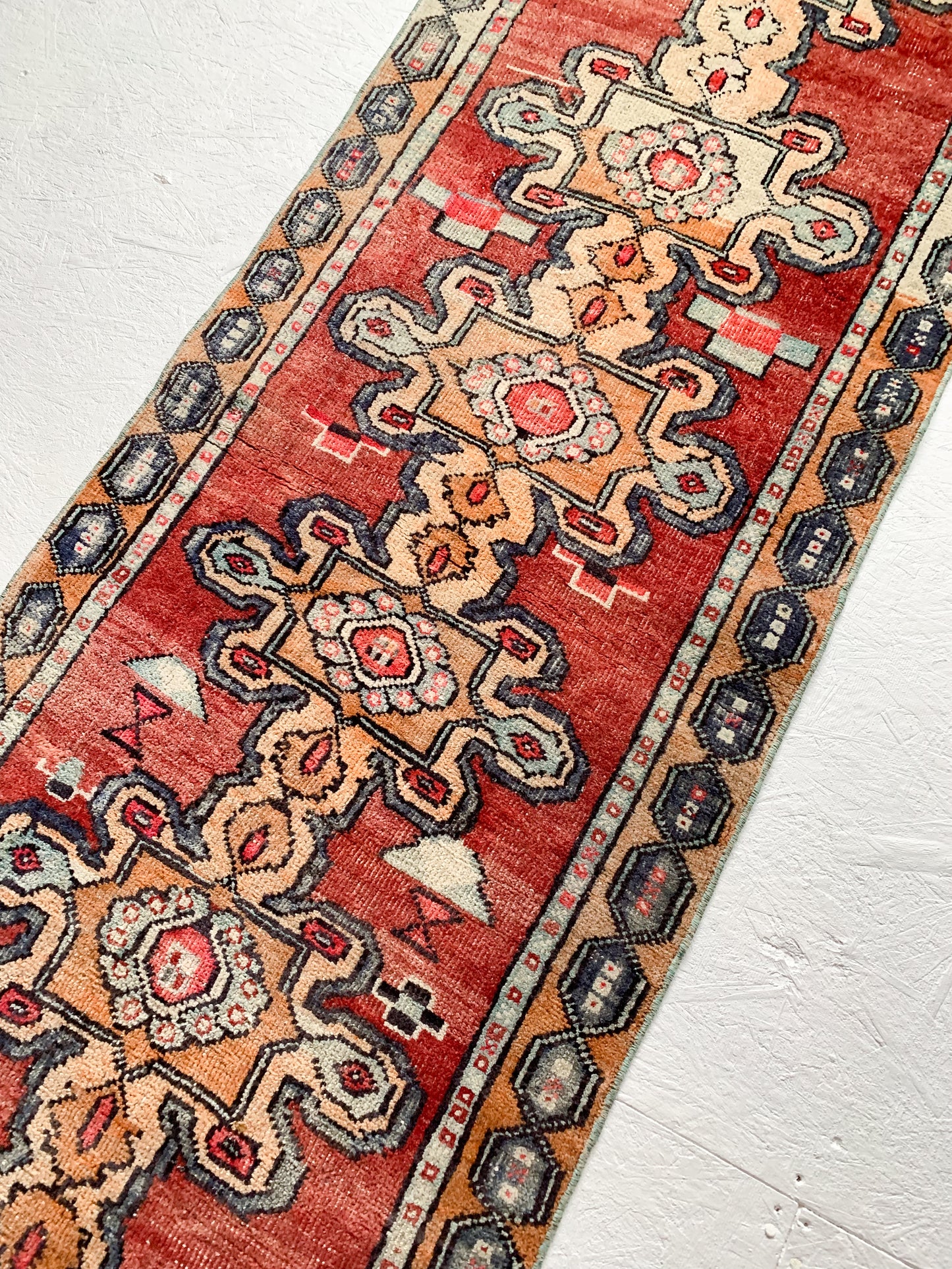 No. R1007 - 2.3' x 9.0' Vintage Turkish Runner Rug