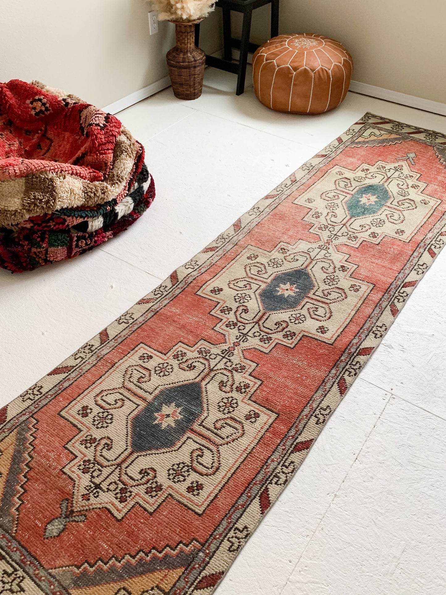 No. R1008 - 2.5' x 9.2' Vintage Turkish Runner Rug