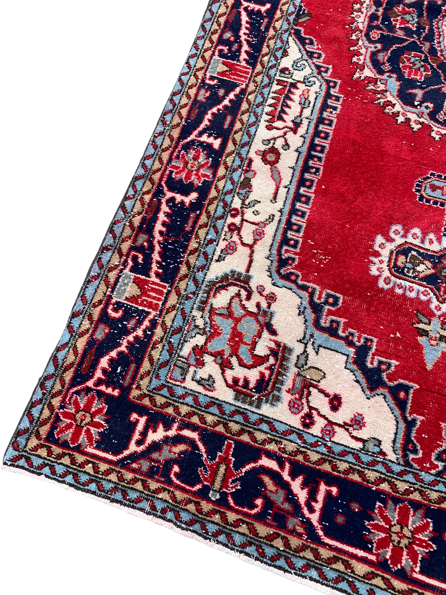 No. O1009 - 5.7' x 10.5' Oversized Vintage Turkish Area Rug