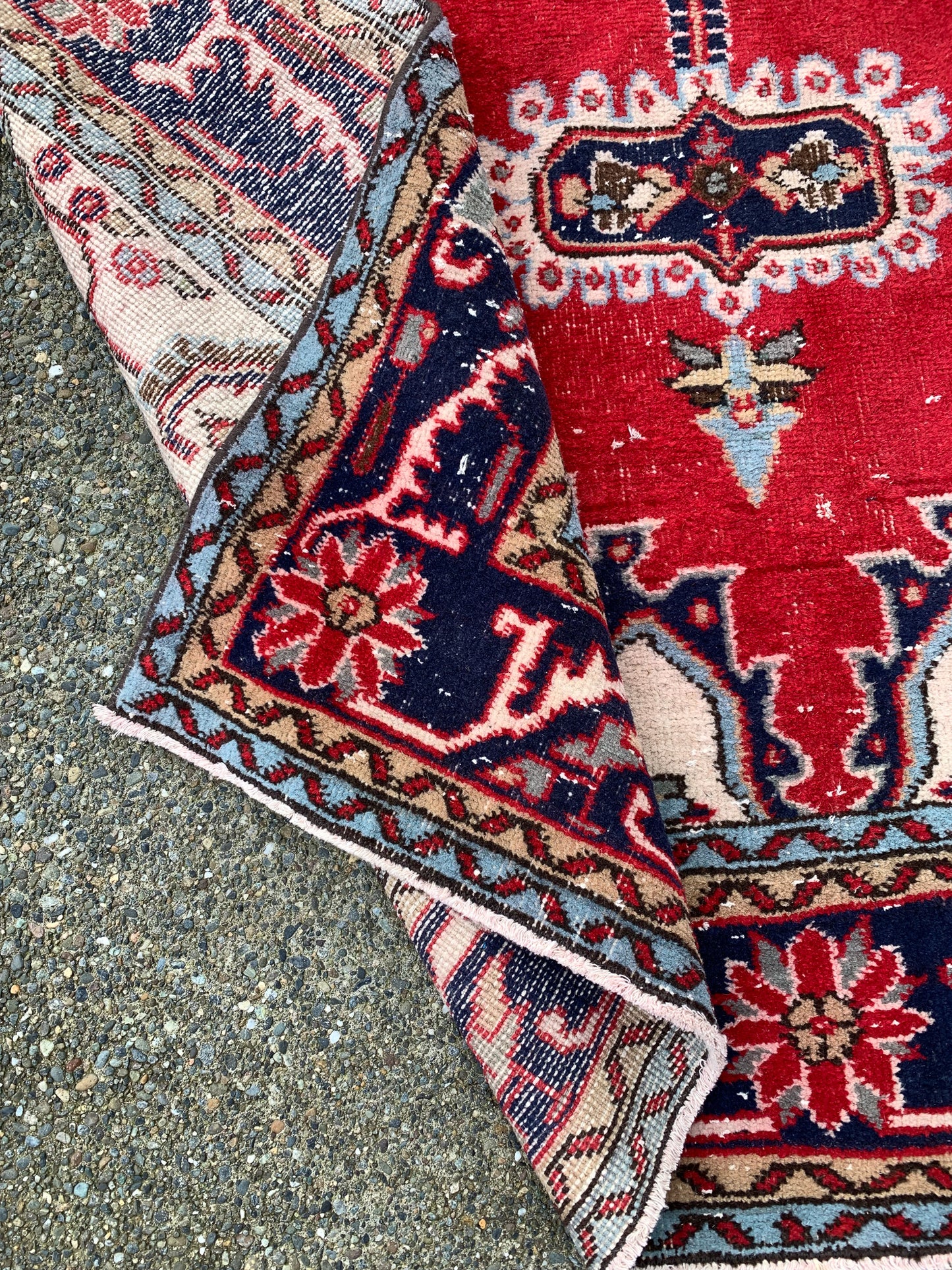 No. O1009 - 5.7' x 10.5' Oversized Vintage Turkish Area Rug