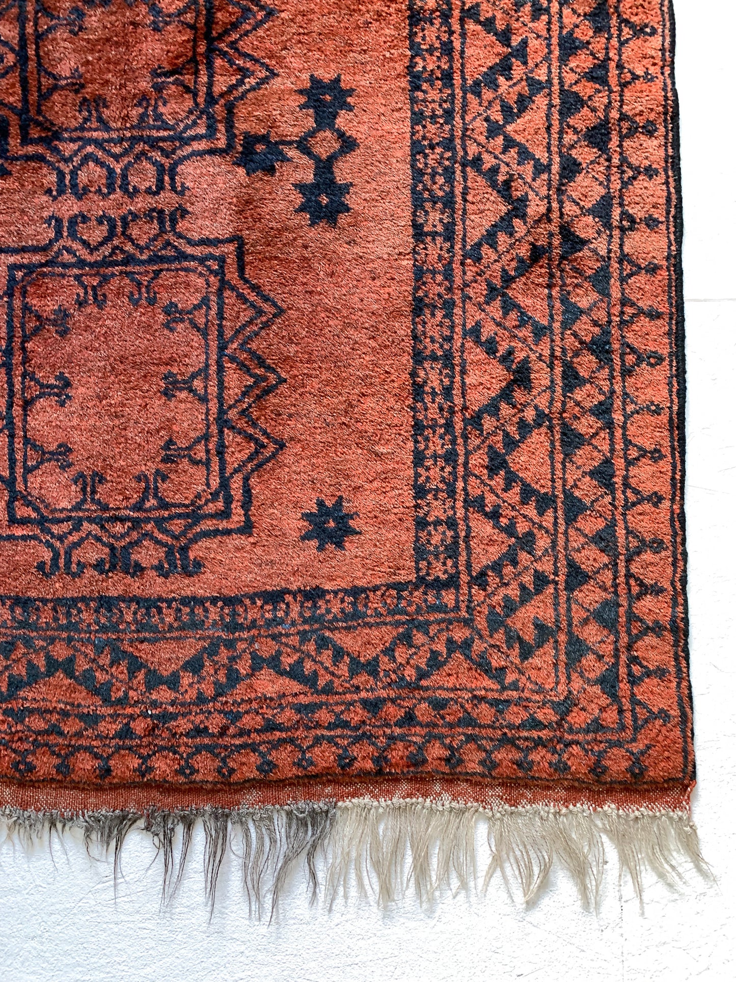 No. A1012 - 4.0' x 6.4' Vintage Afghan Area Rug