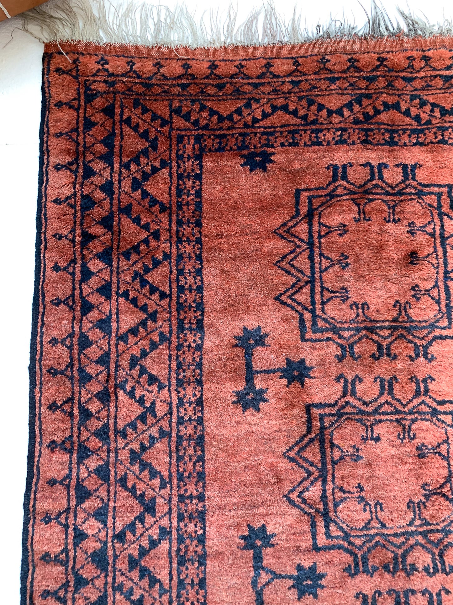 No. A1012 - 4.0' x 6.4' Vintage Afghan Area Rug