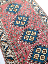 Load image into Gallery viewer, No. A1016 - 4.3&#39; x 7.0&#39; Vintage Turkish Nigde Area Rug
