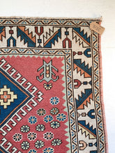 Load image into Gallery viewer, No. A1016 - 4.3&#39; x 7.0&#39; Vintage Turkish Nigde Area Rug
