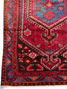 No. A1019 - 4.4' x 7.3' Vintage Persian Shiraz Tribal Area Rug