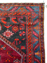 Load image into Gallery viewer, No. A1019 - 4.4&#39; x 7.3&#39; Vintage Persian Shiraz Tribal Area Rug
