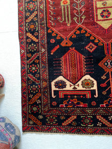 No. A1021 - 4.7' x 8.4' Vintage Persian Tribal Area Rug