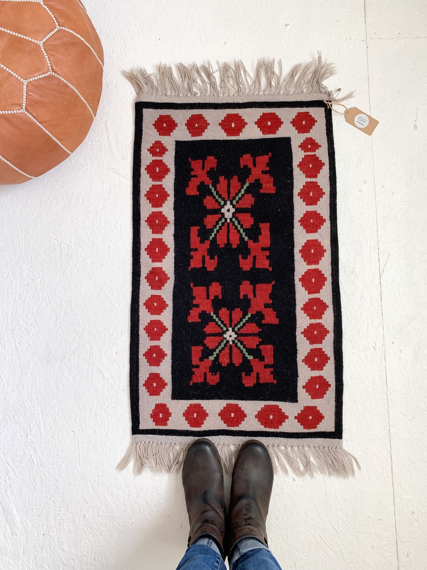 No. 517 - 1.7' x 2.9' Vintage Turkish Mini Rug