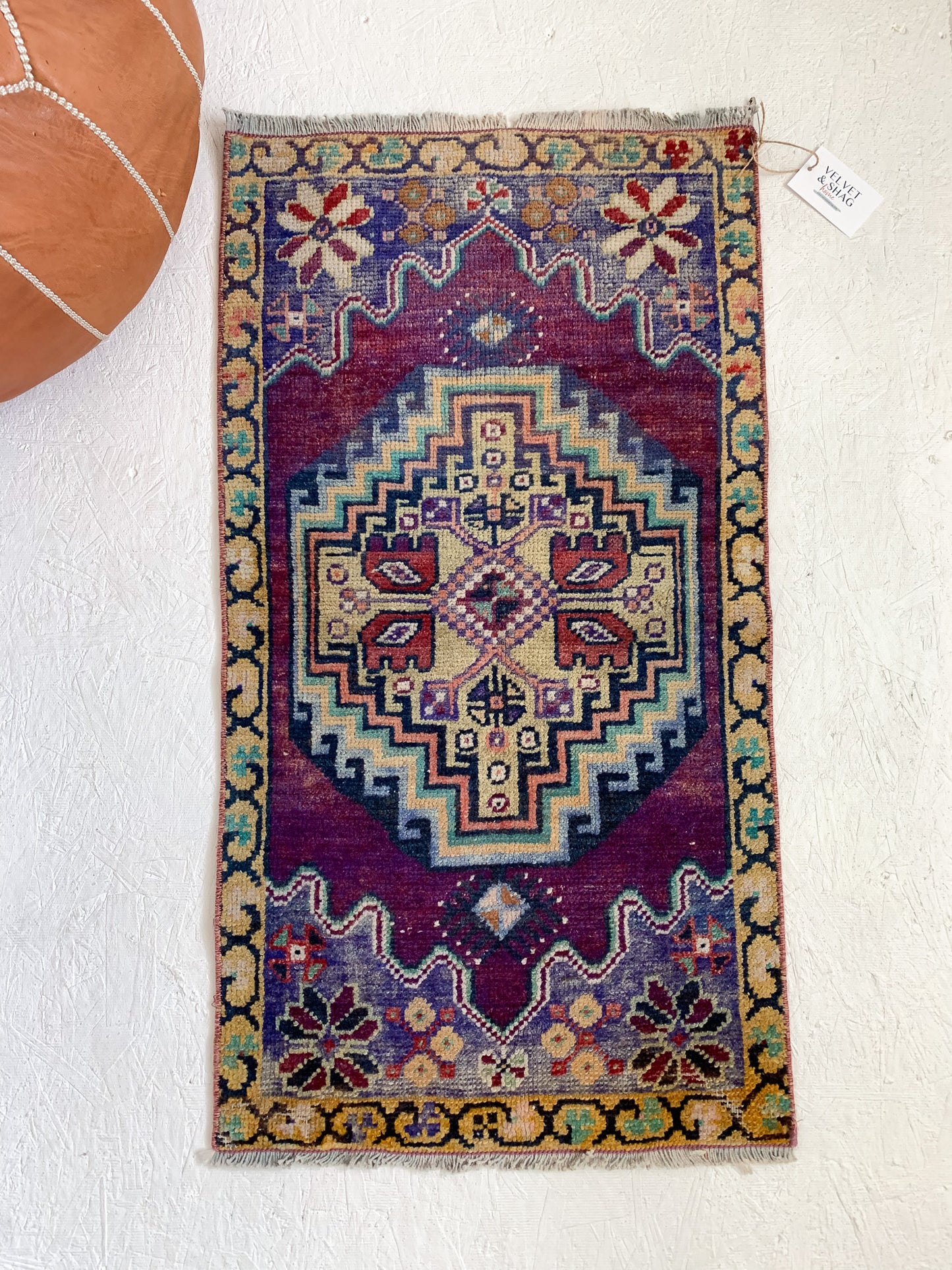 No. 522 - 1.6' x 3.0' Vintage Turkish Mini Rug