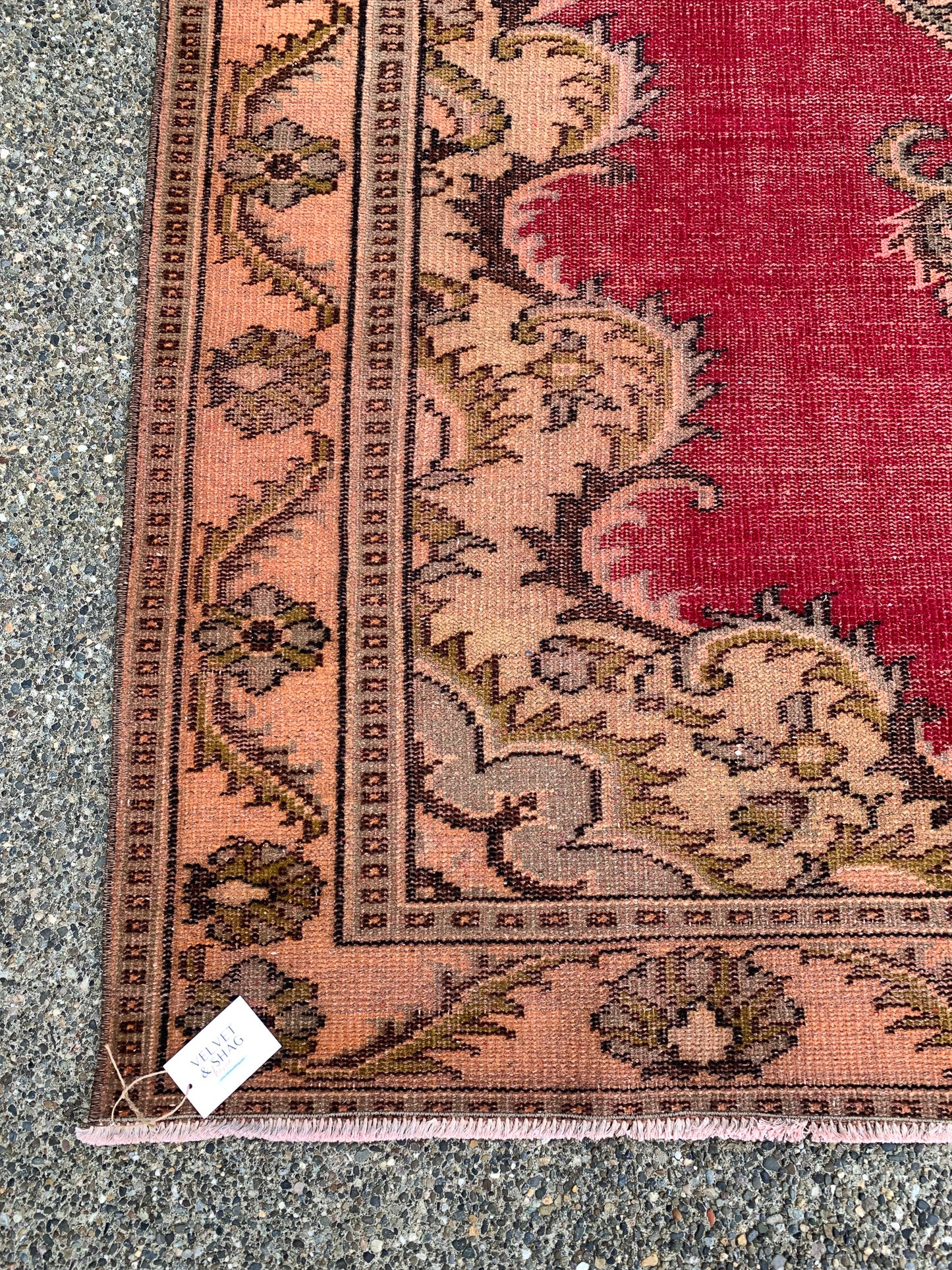 No. A1023 - 5.5' x 9.3' Vintage Turkish Area Rug