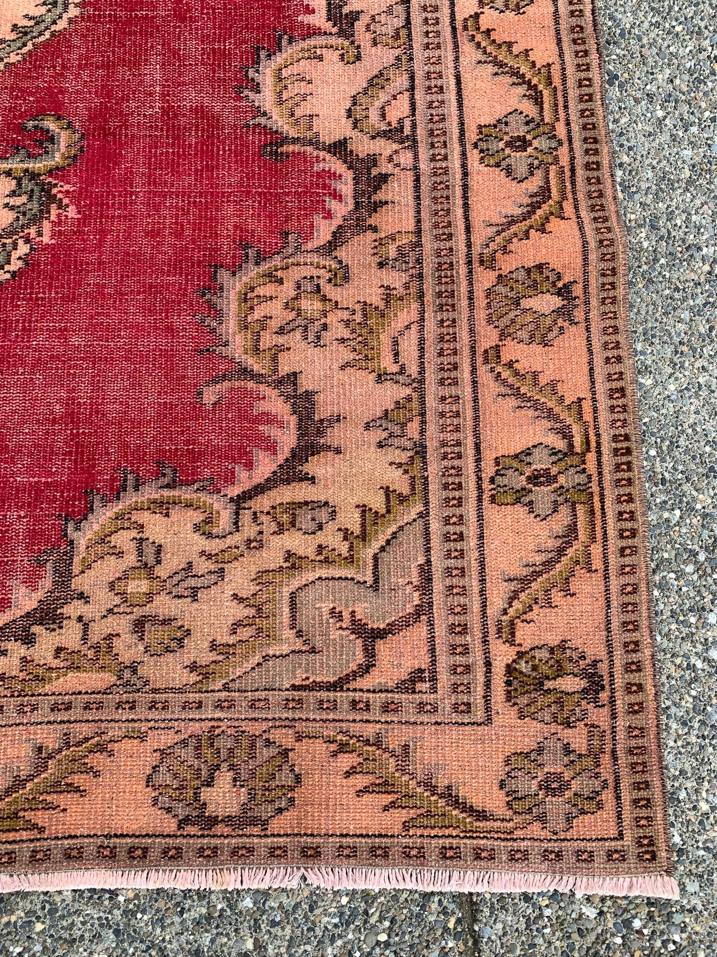 No. A1023 - 5.5' x 9.3' Vintage Turkish Area Rug