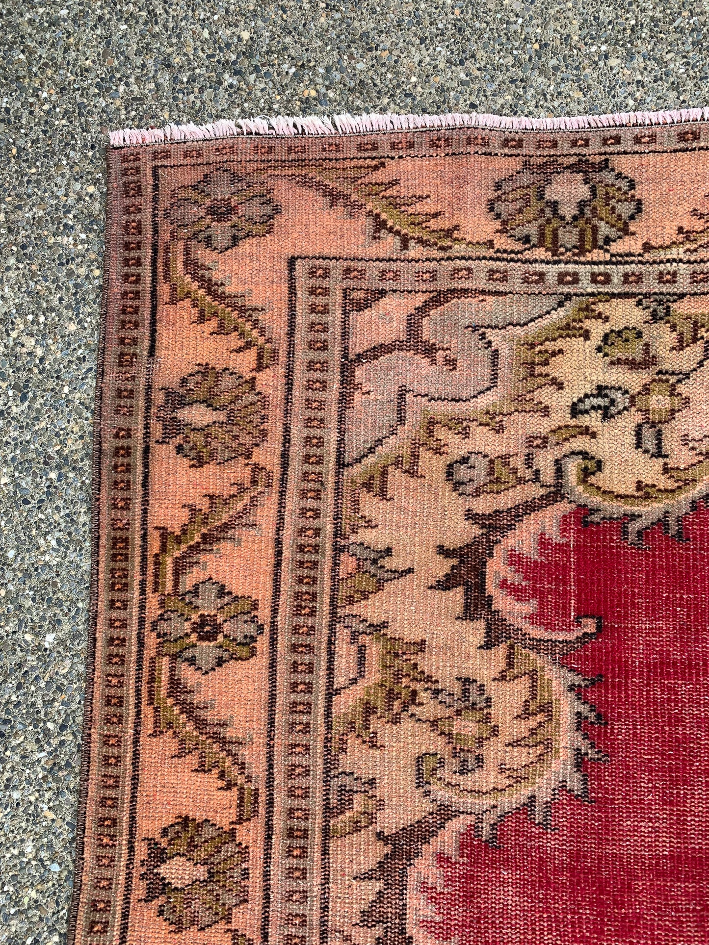 No. A1023 - 5.5' x 9.3' Vintage Turkish Area Rug