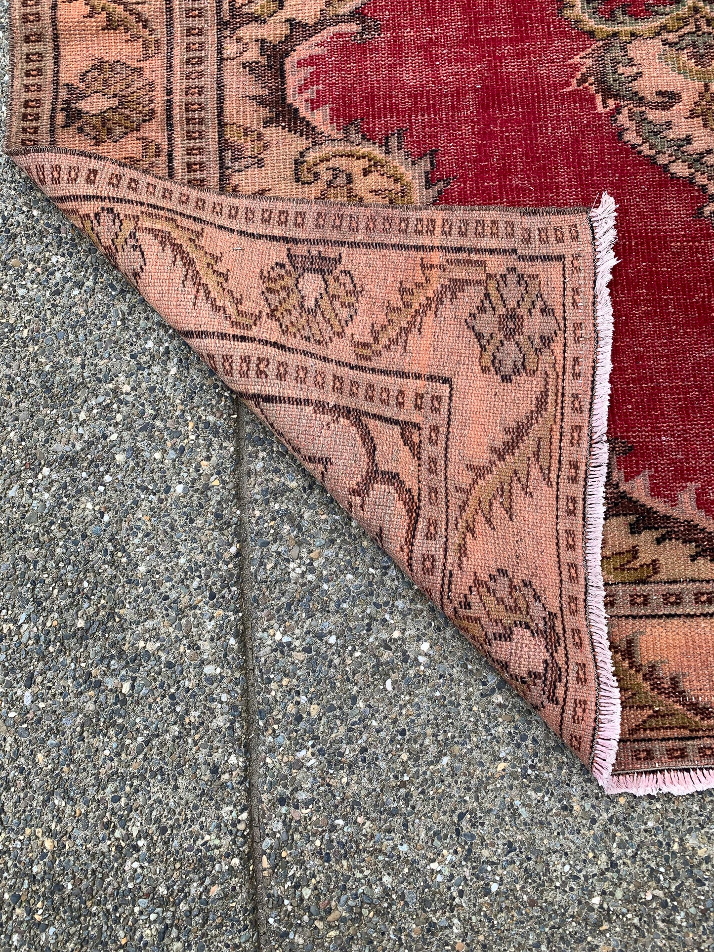 No. A1023 - 5.5' x 9.3' Vintage Turkish Area Rug