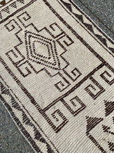Load image into Gallery viewer, No. R1023 - 3.1&#39; x 10.8&#39; Vintage Turkish Oushak Runner Rug
