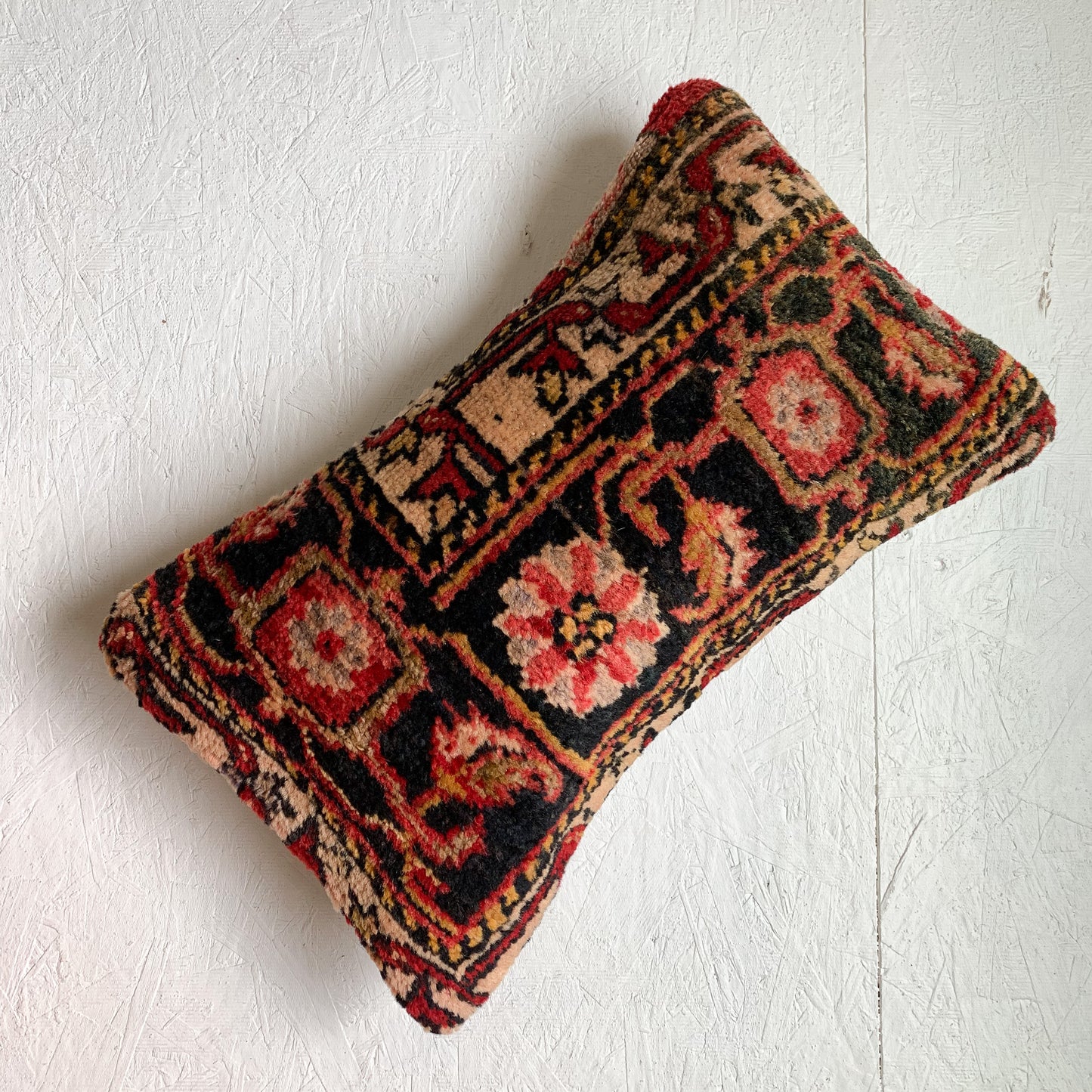 No. P220 - 12" X 20" Turkish Rug Pillow Cover