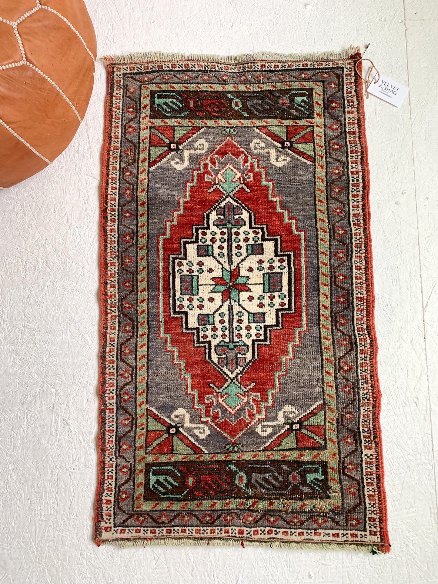 No. 527 - 1.8' x 3.3' Vintage Turkish Mini Rug