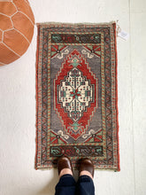 Load image into Gallery viewer, No. 527 - 1.8&#39; x 3.3&#39; Vintage Turkish Mini Rug
