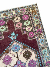 Load image into Gallery viewer, Reserved - No. A1024 - 3.0&#39; x 4.0&#39; Vintage Turkish Area Rug
