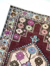 Load image into Gallery viewer, Reserved - No. A1024 - 3.0&#39; x 4.0&#39; Vintage Turkish Area Rug
