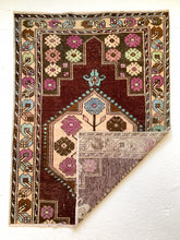 Load image into Gallery viewer, Reserved - No. A1024 - 3.0&#39; x 4.0&#39; Vintage Turkish Area Rug
