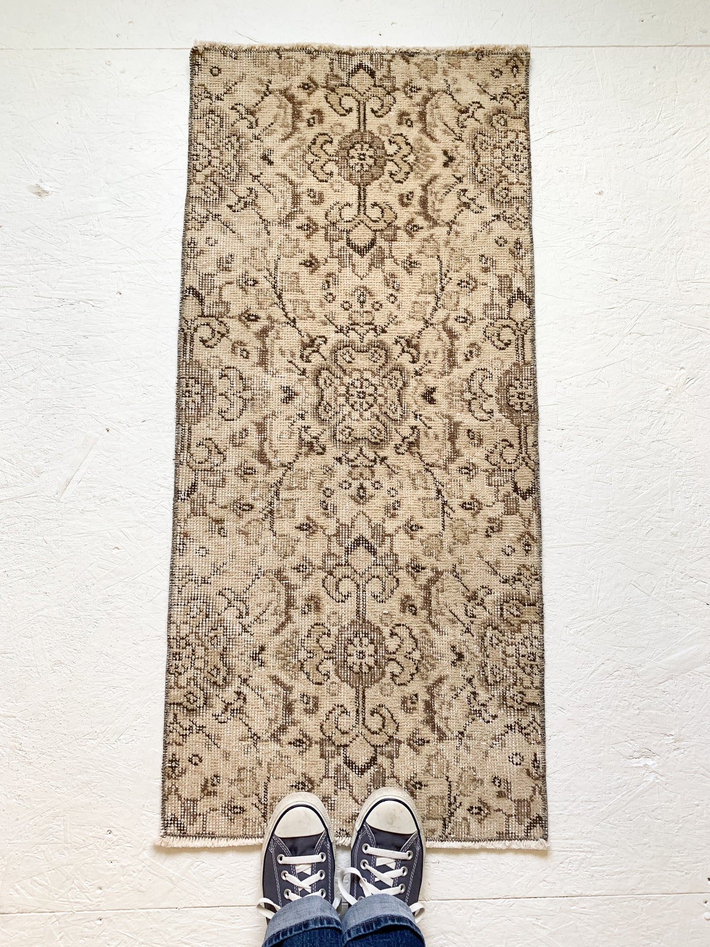 No. 531 - 1.7' x 3.8' Vintage Turkish Mini Rug