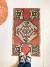 Load image into Gallery viewer, No. 539 - 1.6&#39; x 2.8&#39; Vintage Turkish Mini Rug
