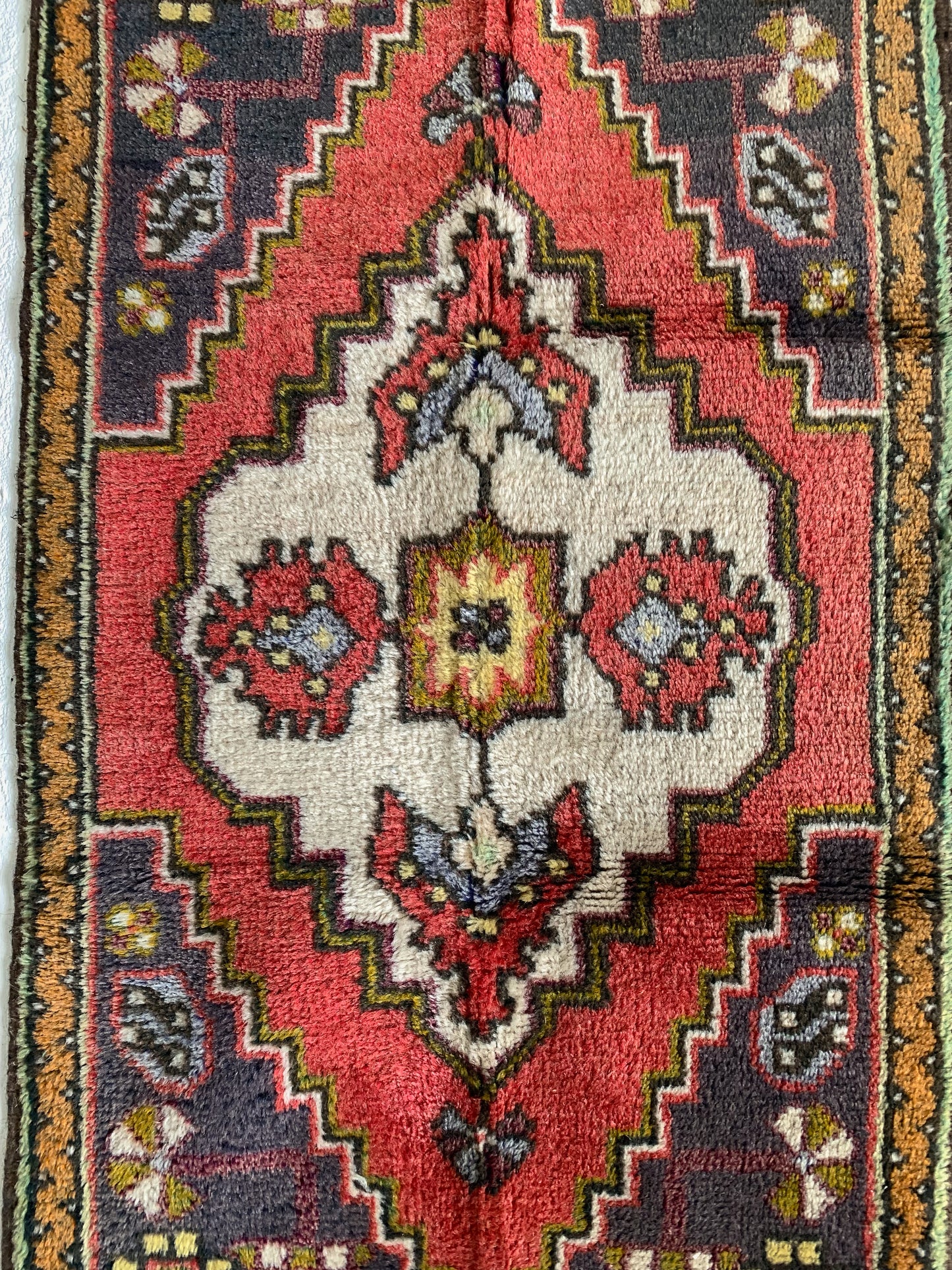 CJ - 1.8' x 3.0' Vintage Turkish Mini Rug