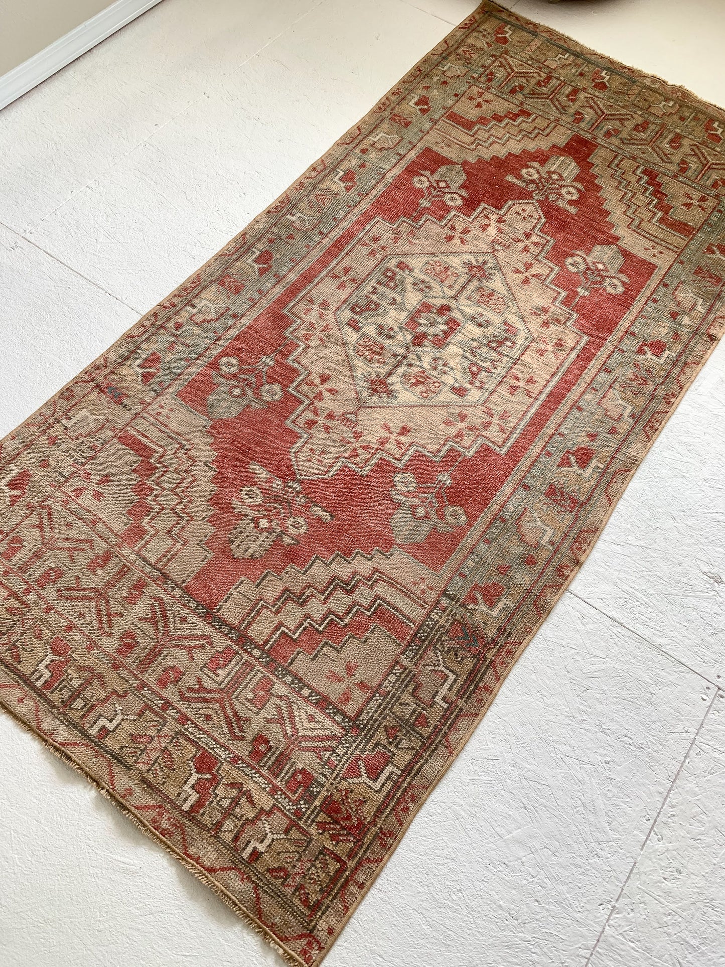 Max - 3.2' x 6.8' Vintage Turkish Area Rug