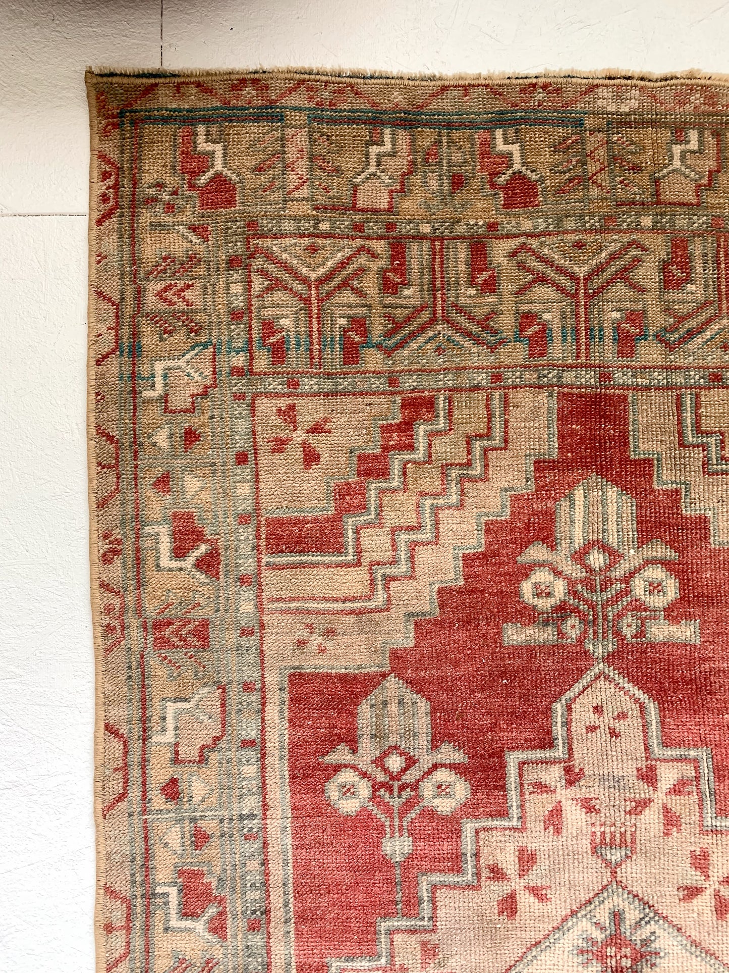 Max - 3.2' x 6.8' Vintage Turkish Area Rug