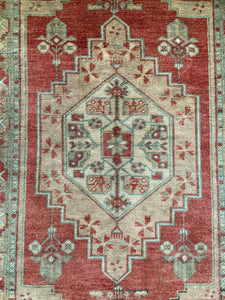 Max - 3.2' x 6.8' Vintage Turkish Area Rug