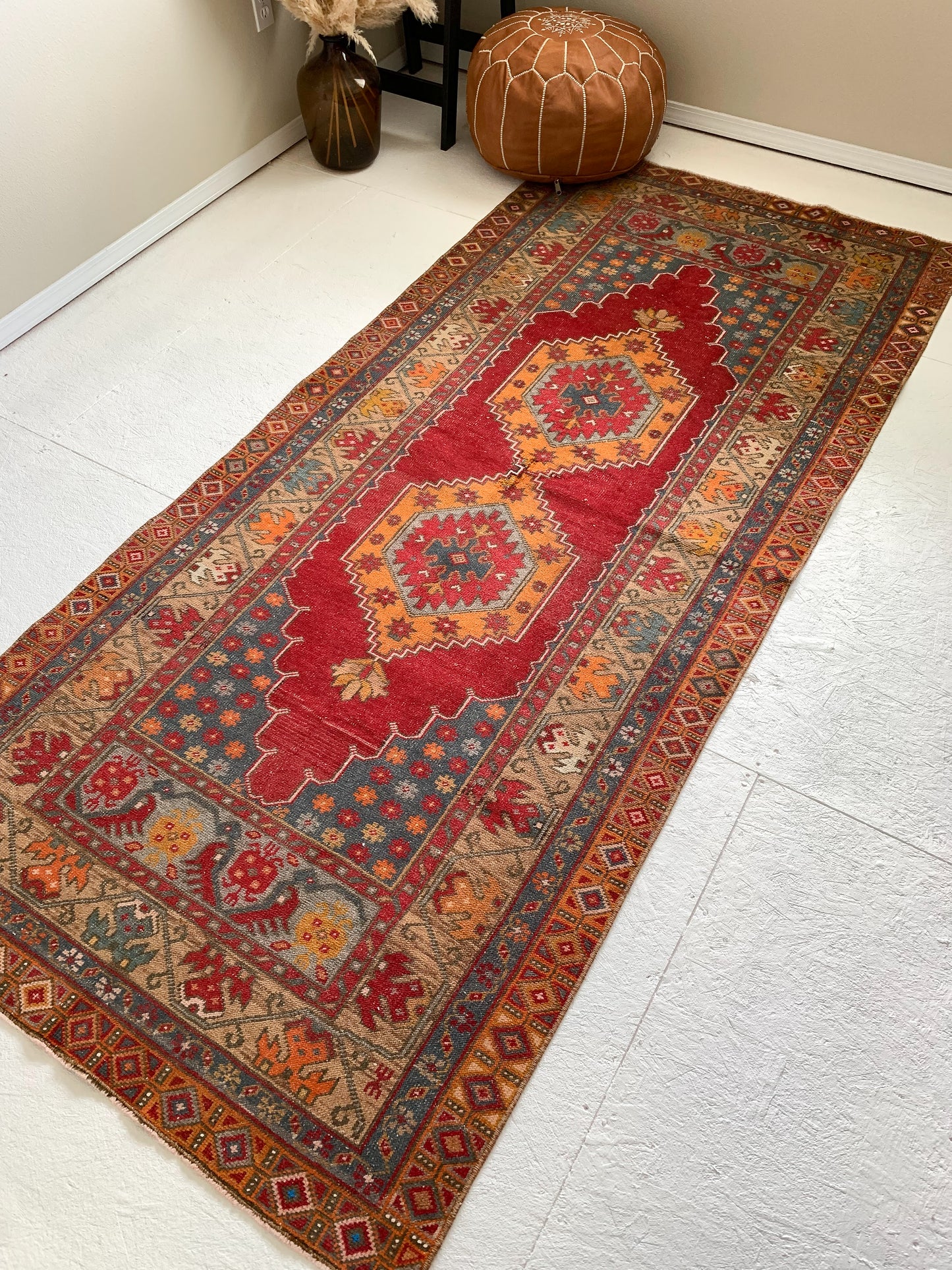 El - 3.9' x 8.6' Vintage Turkish Area Rug