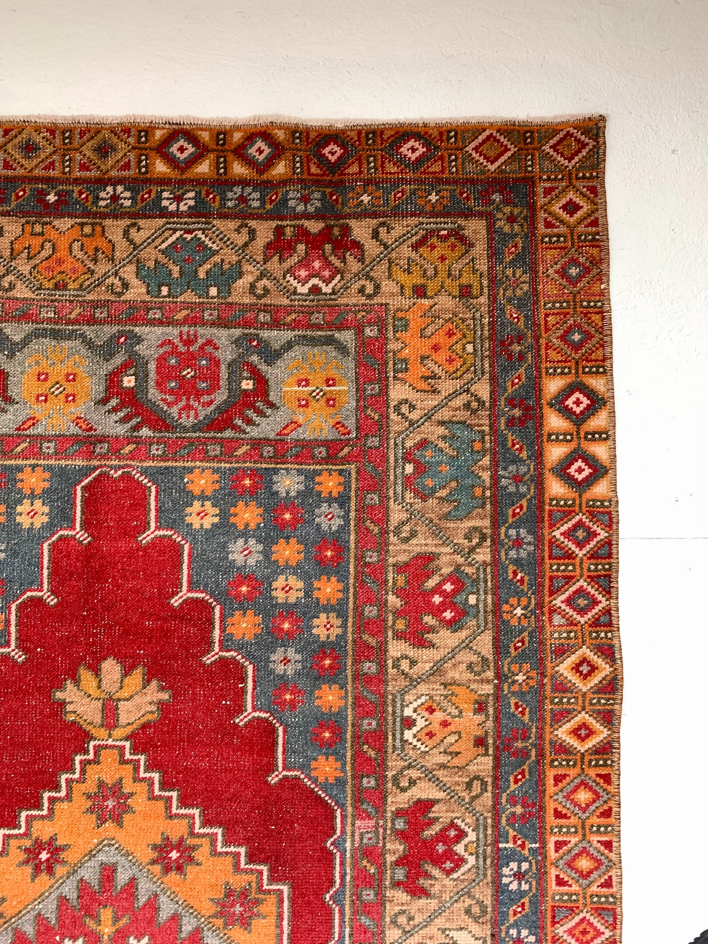 El - 3.9' x 8.6' Vintage Turkish Area Rug