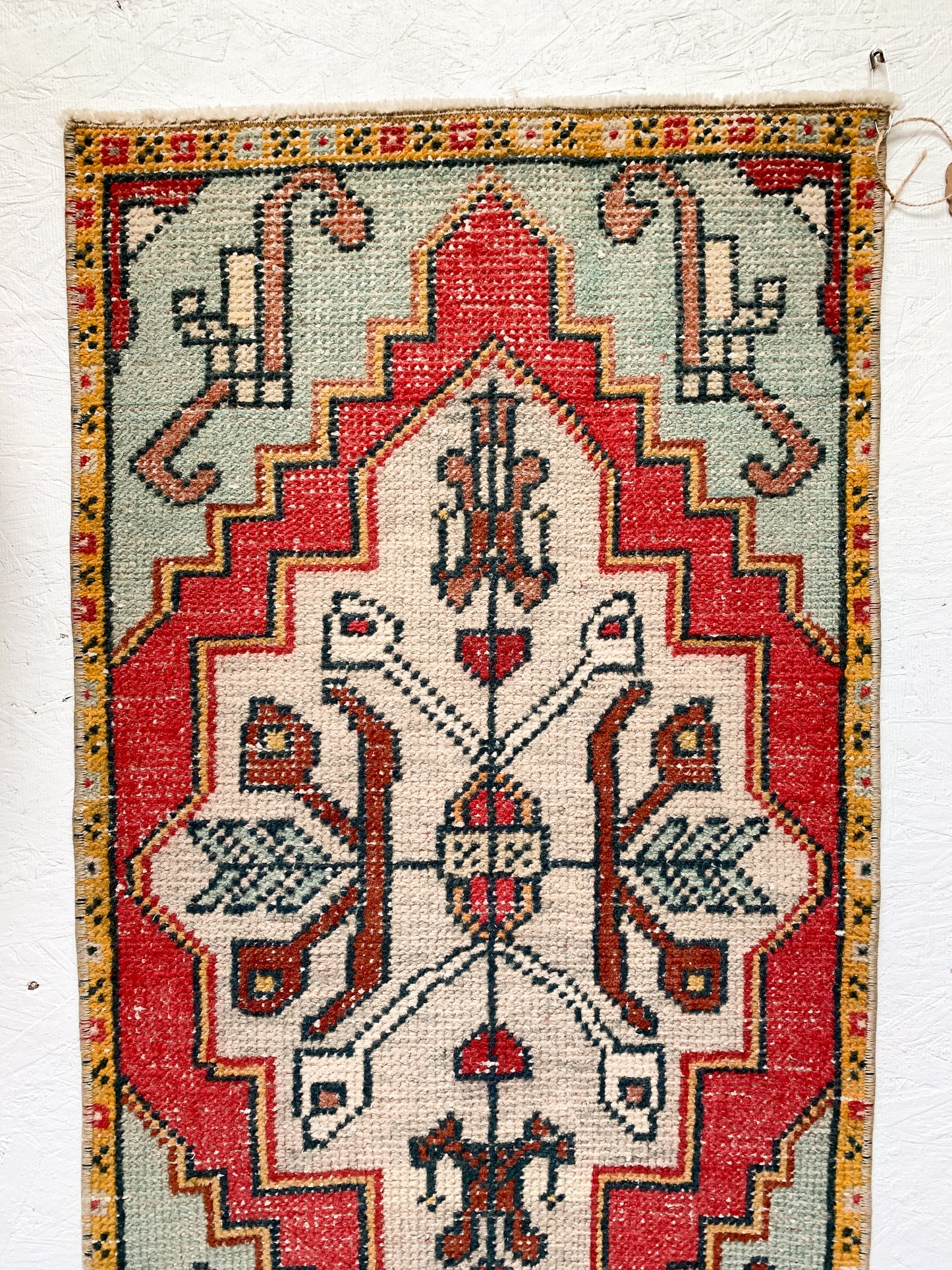 Harper - 1.6' x 3.2' Vintage Turkish Mini Rug