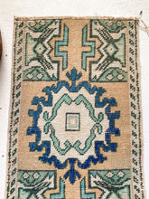 Load image into Gallery viewer, Olivia - 1.6&#39; x 2.7&#39; Vintage Turkish Mini Rug
