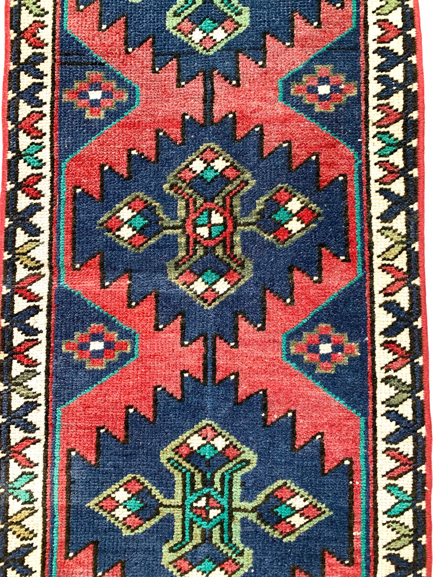 Gianna - 1.4' x 3.5' Vintage Turkish Mini Rug