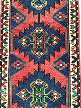 Load image into Gallery viewer, Gianna - 1.4&#39; x 3.5&#39; Vintage Turkish Mini Rug
