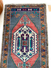 Load image into Gallery viewer, Madison - 1.8&#39; x 3.5&#39; Vintage Turkish Mini Rug
