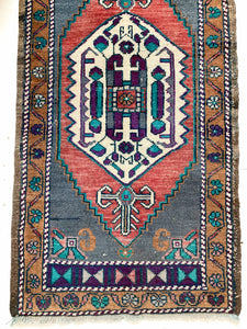 Madison - 1.8' x 3.5' Vintage Turkish Mini Rug